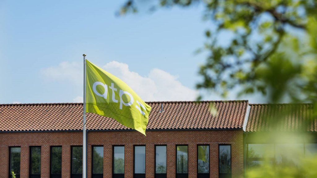 ATP Flag Header